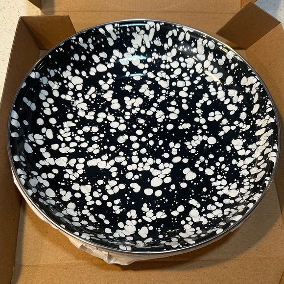 NIB Golden Rabbit Set of 4 Black Swirl Pasta Plates - Picture 12 of 13